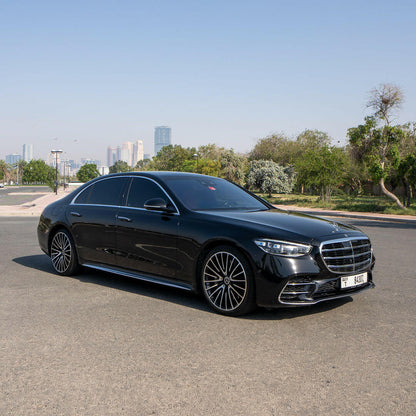 Hire Mercedes S580 in Dubai