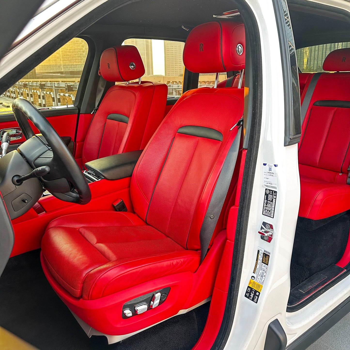 Hire Rolls Royce Cullinan White