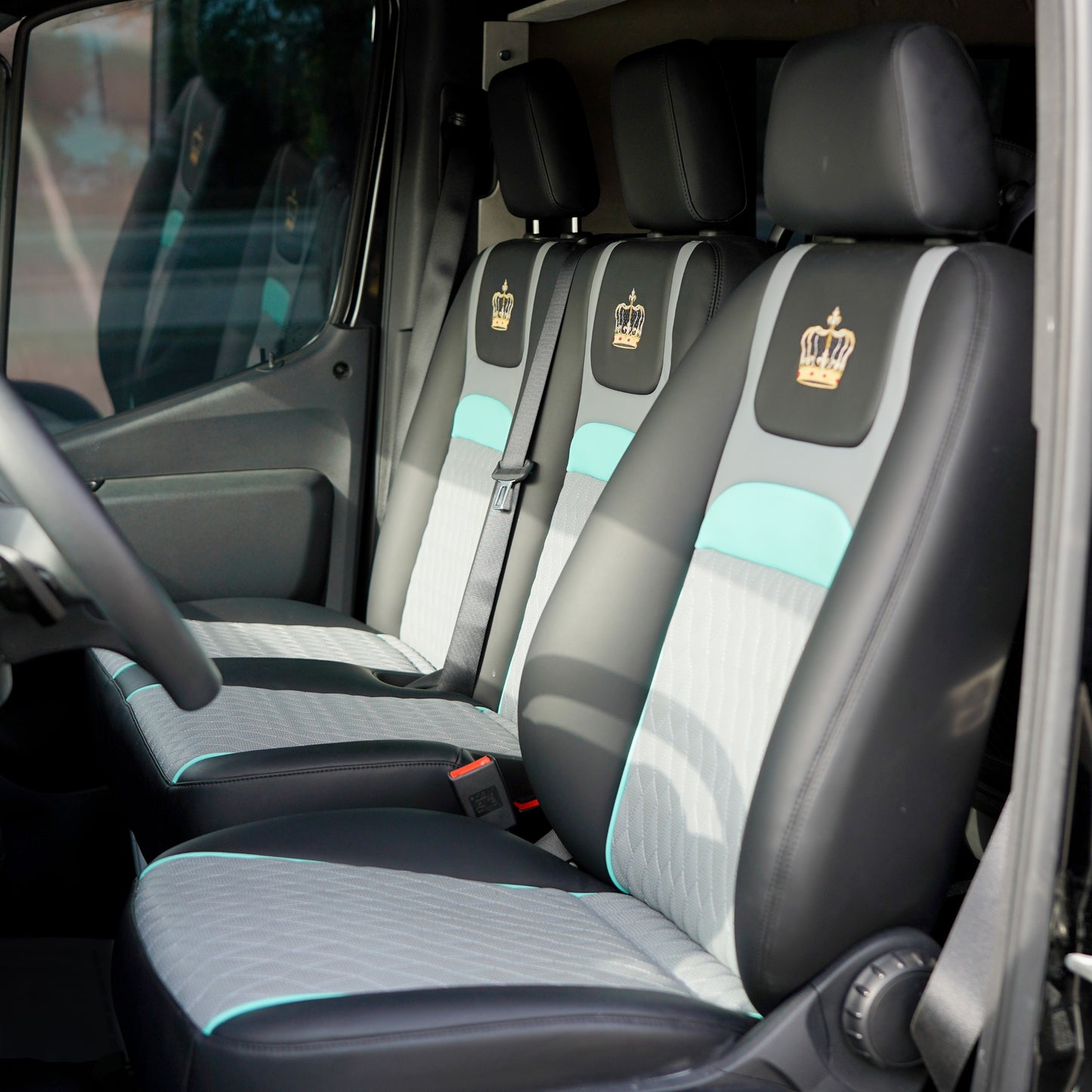 Maybach Black Sprinter 14 Seaters