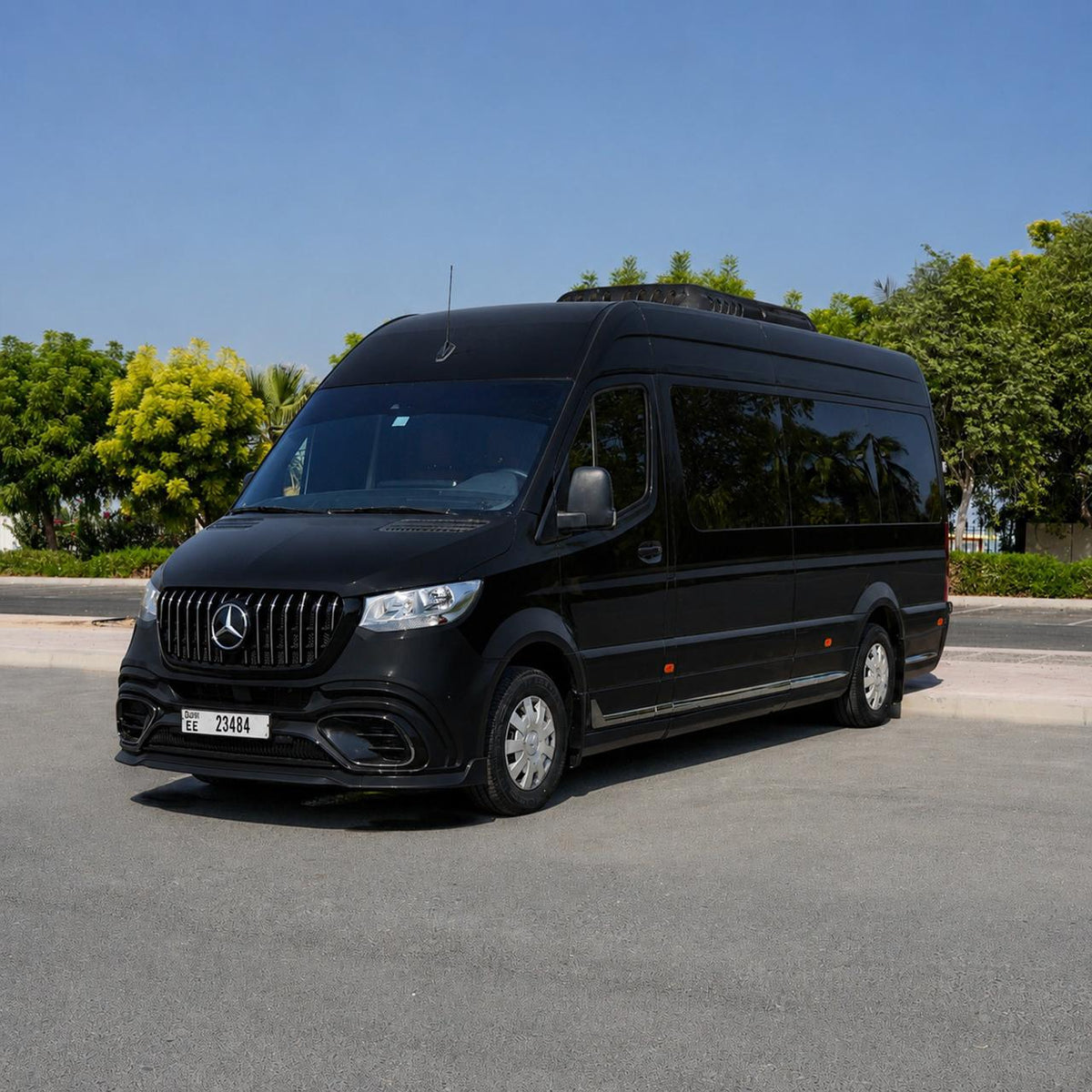 Maybach Royal Sprinter 14 Seaters